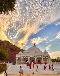 मंदिर में धार्मिक आयोजन